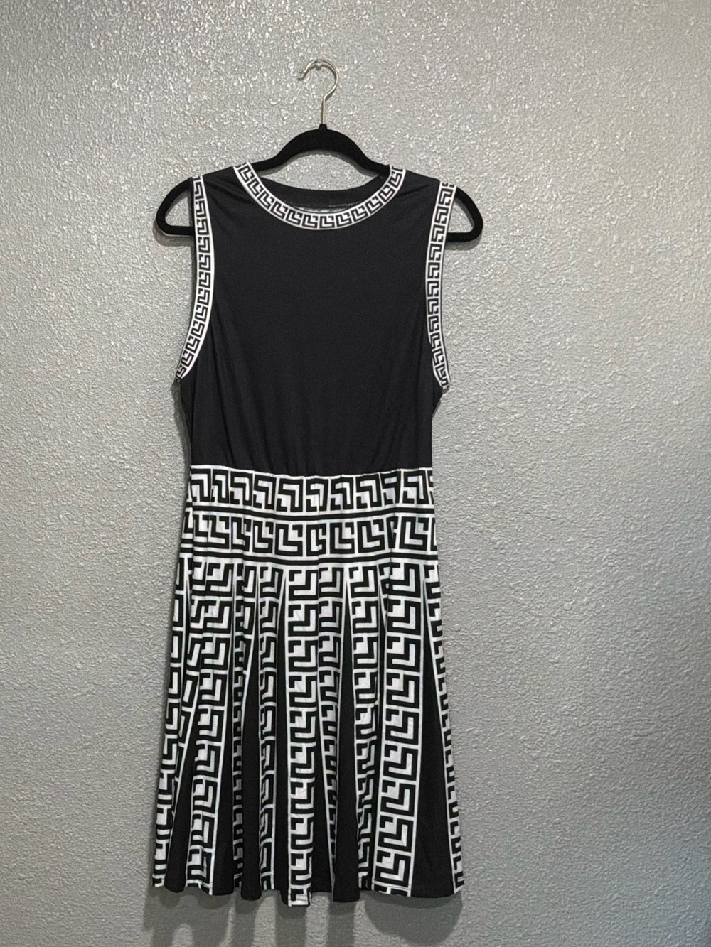 Eileen Fisher Black & White Geometric Sleeveless Dress